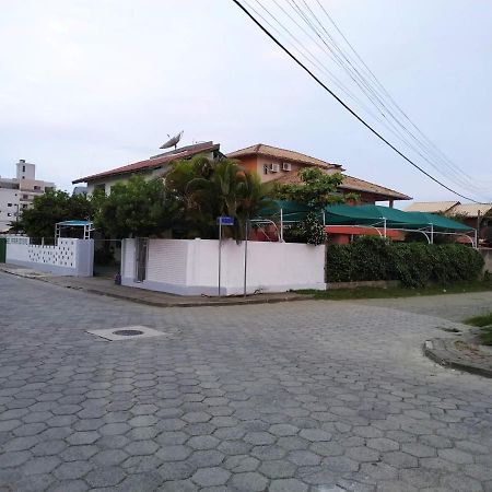 Residencial Praia Bombas 봄비나스 외부 사진